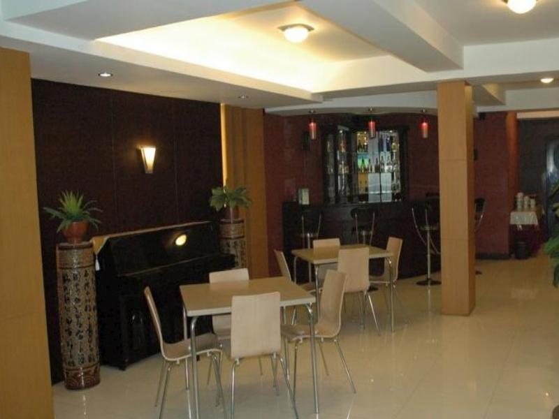 Hotel Bontocinde Макасар Экстерьер фото